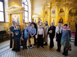 Воспитанники воскресной школы приняли участие в архиерейском богослужении
